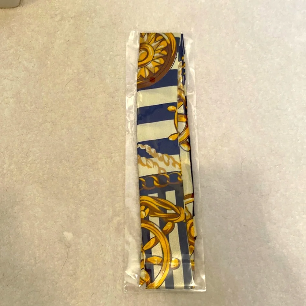 🆕NIP: Twilly Multipurpose Silk/Polyester blend Scarf-Navy/Gold and Beige